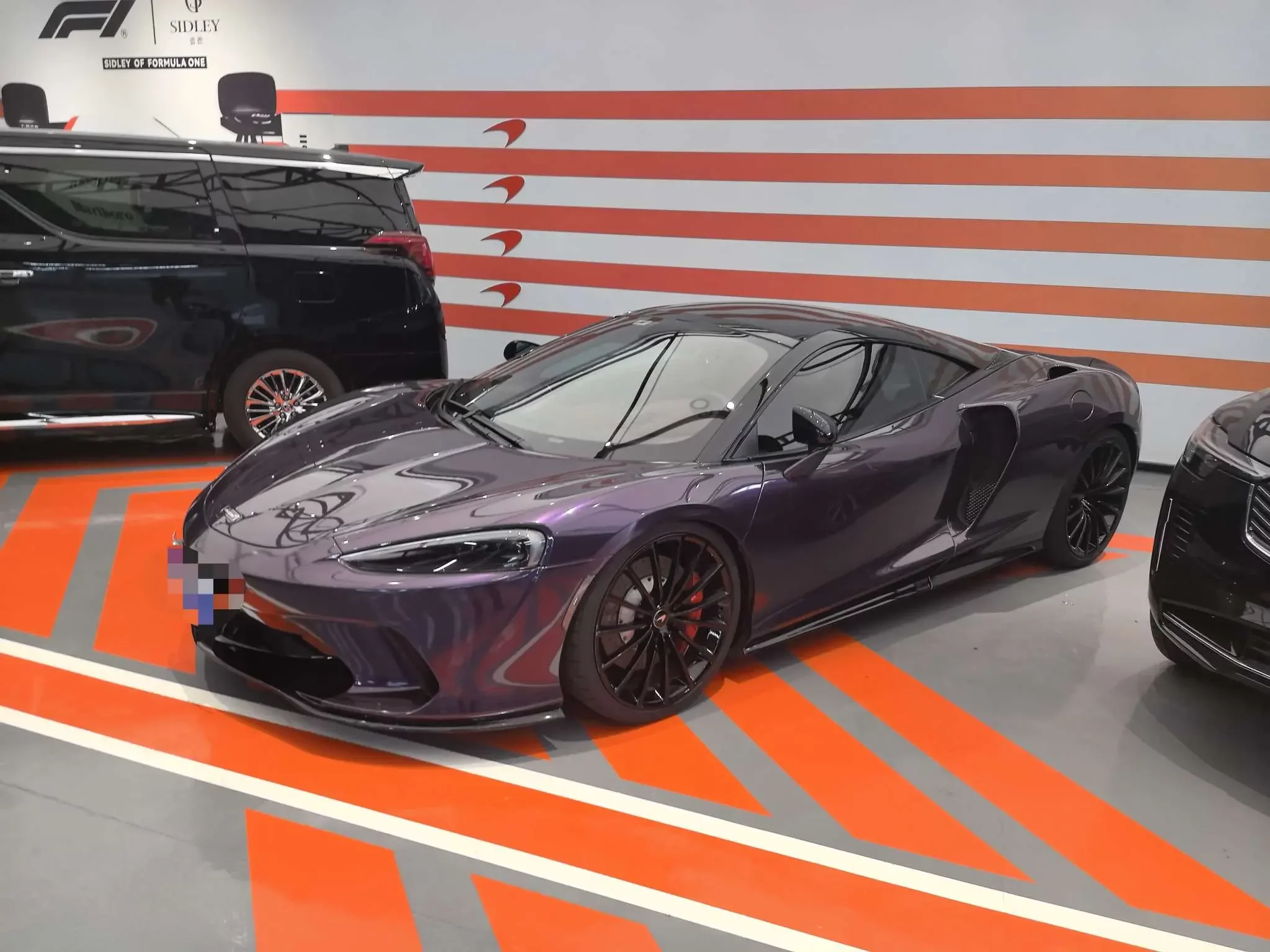 McLaren GT