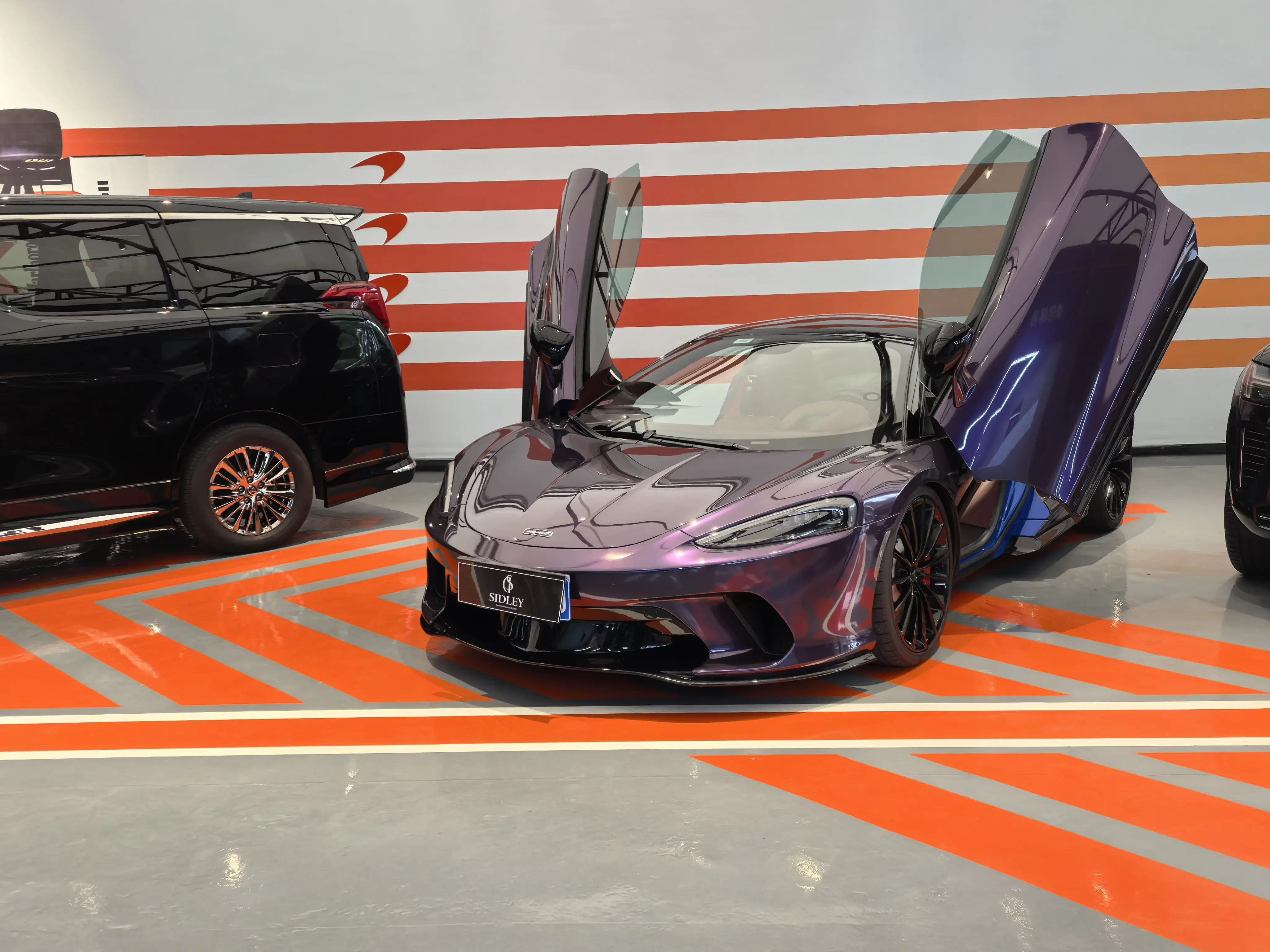 McLaren GT
