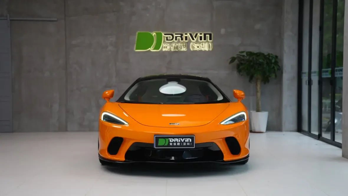McLaren GT