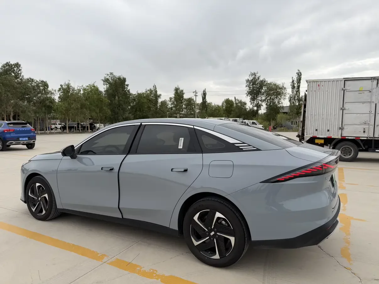 Geely Galaxy L6