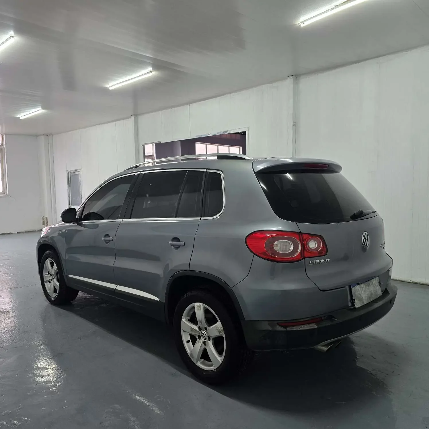 Volkswagen Tiguan (Tharu)