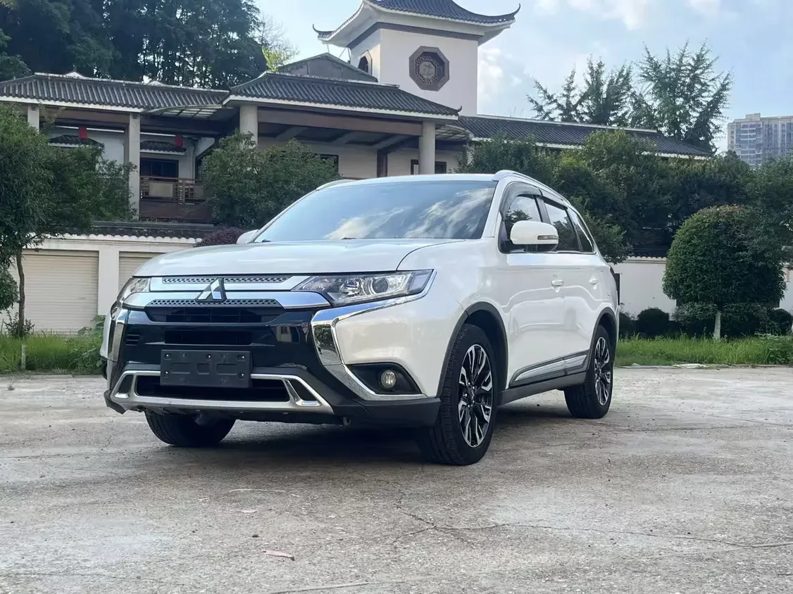 Mitsubishi Outlander  из Китая