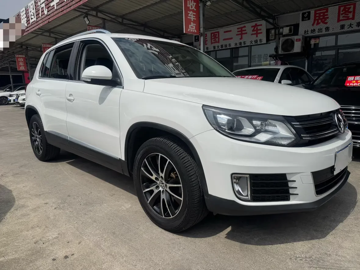 Volkswagen Tiguan (Tharu)