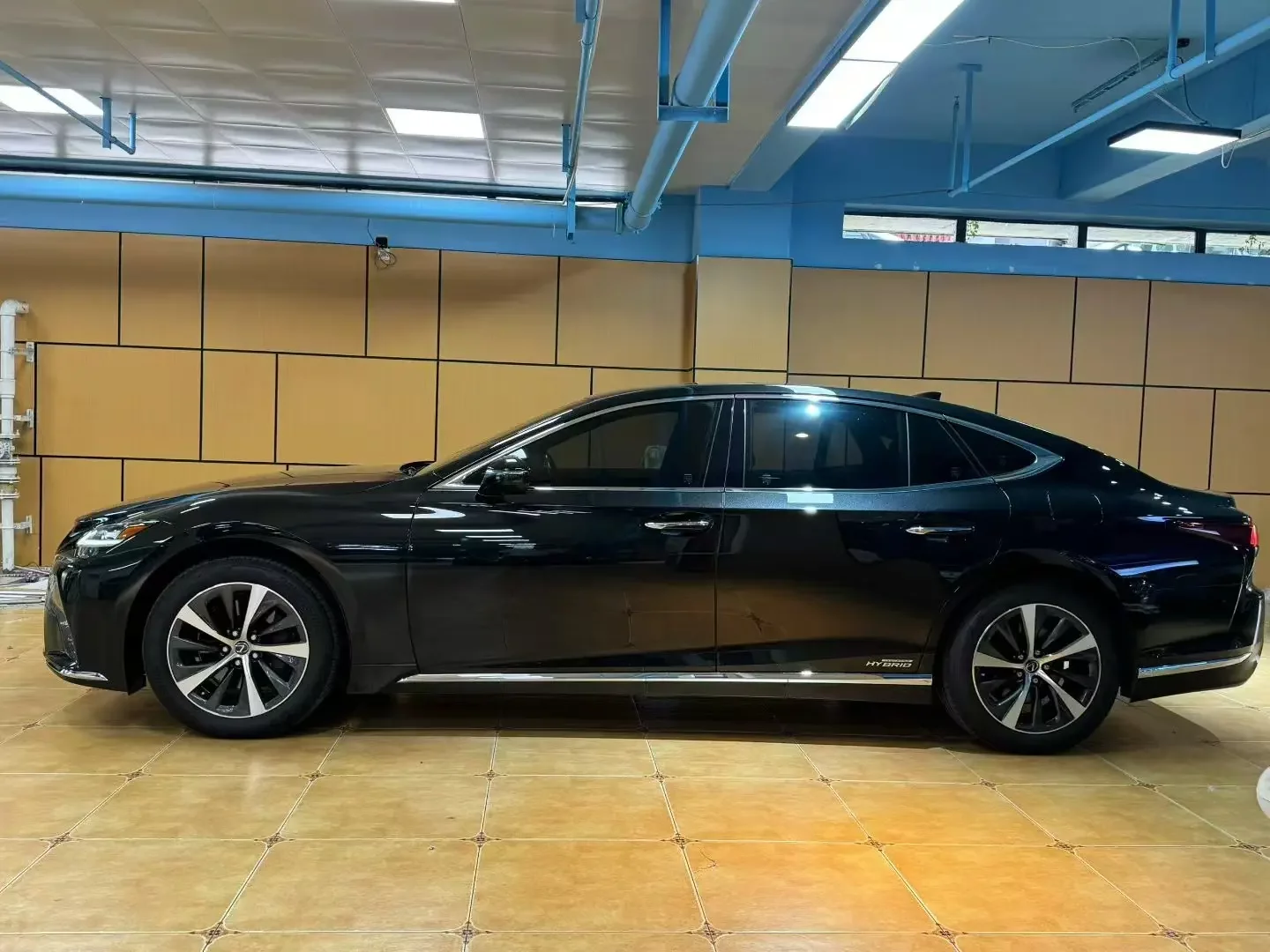 Lexus LS