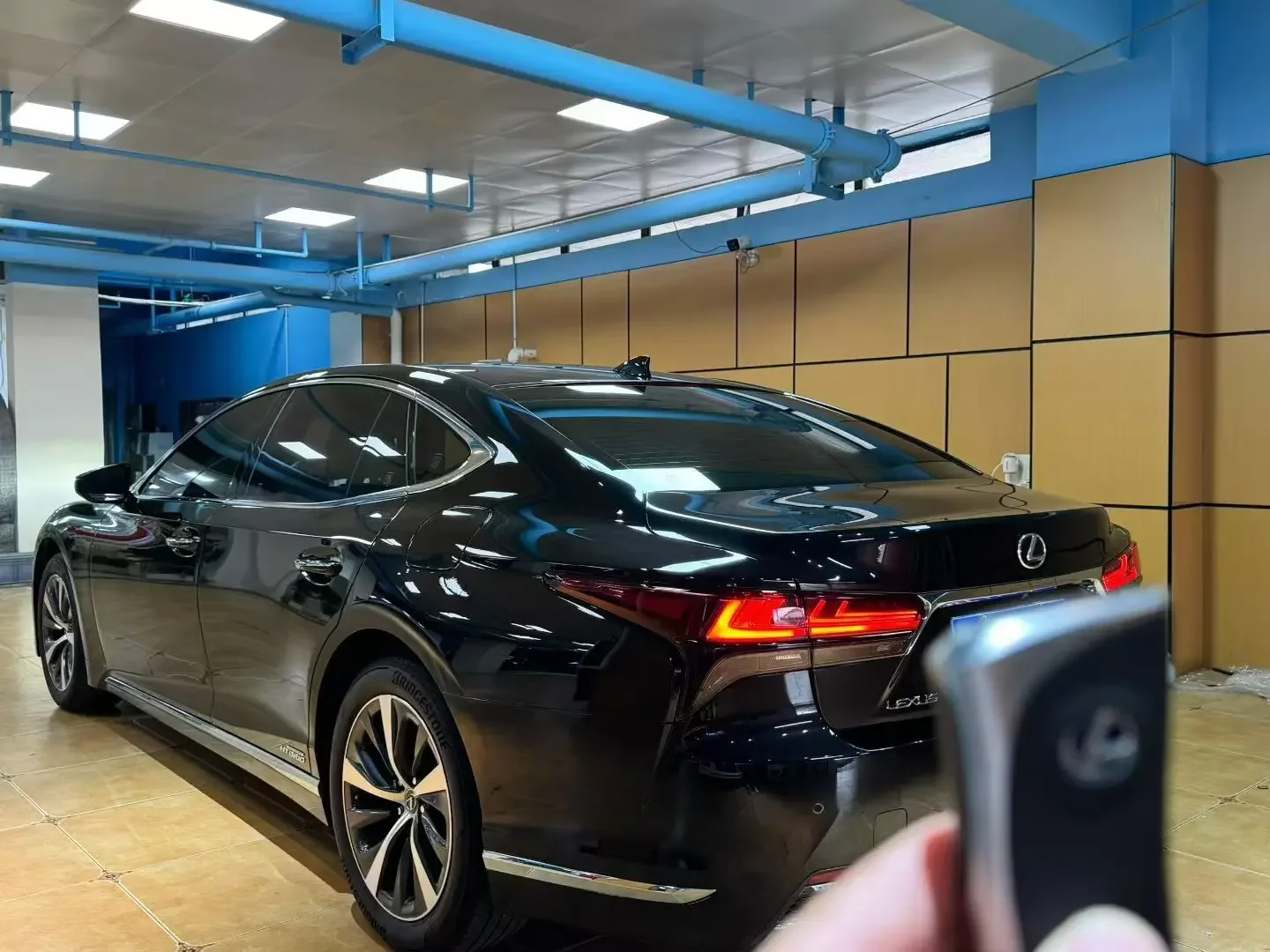 Lexus LS