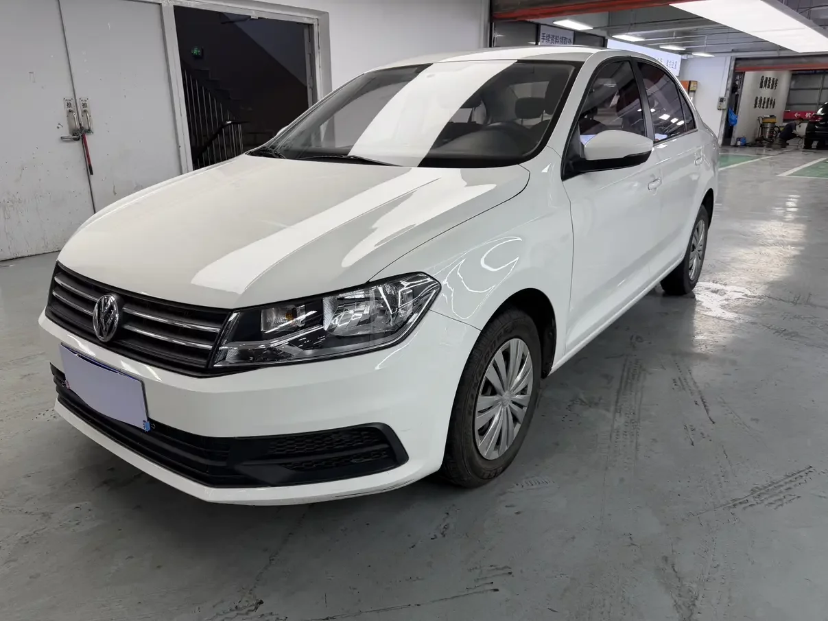 Volkswagen Santana  из Китая