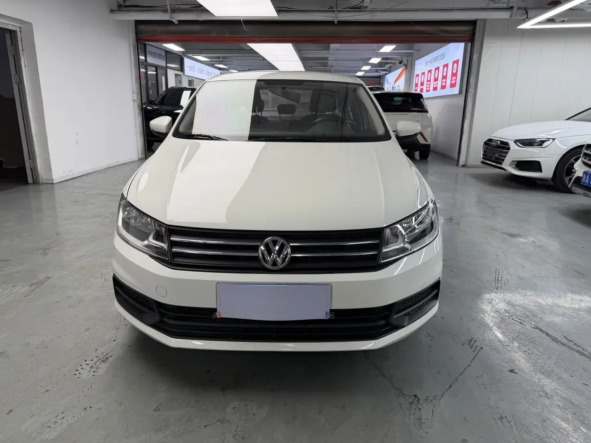 Volkswagen Santana  из Китая