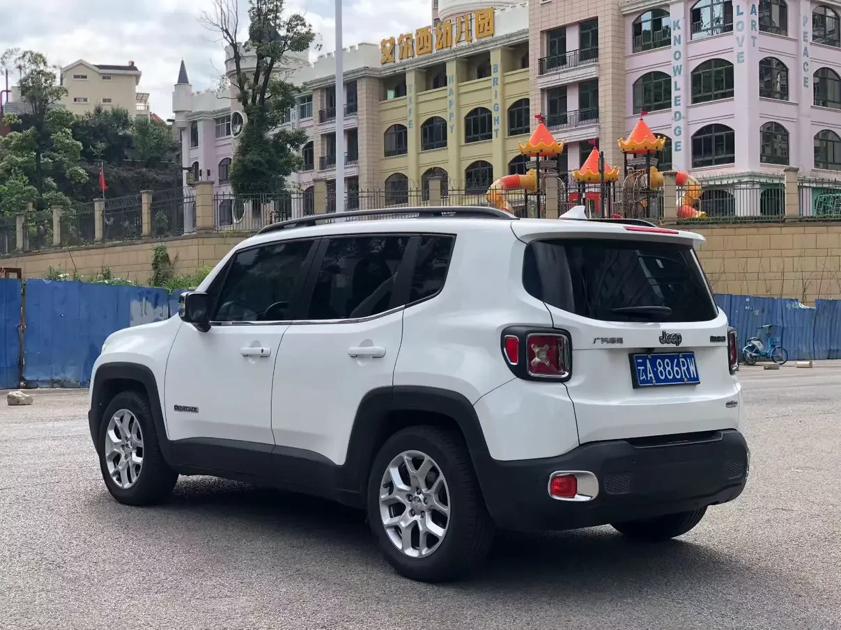 Jeep Freeman