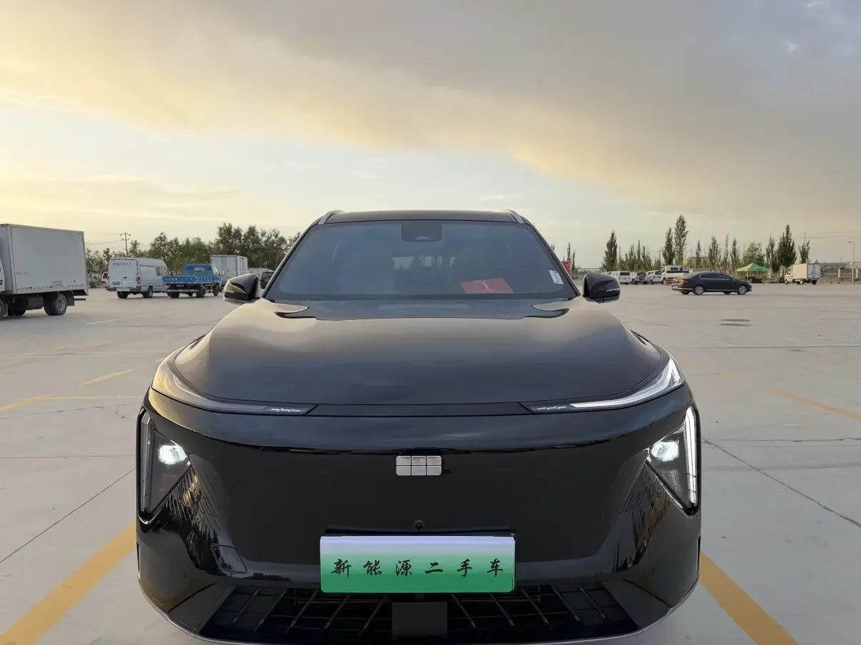 Geely Galaxy L7