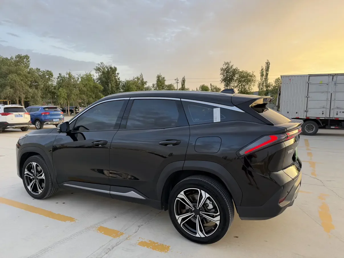 Geely Galaxy L7