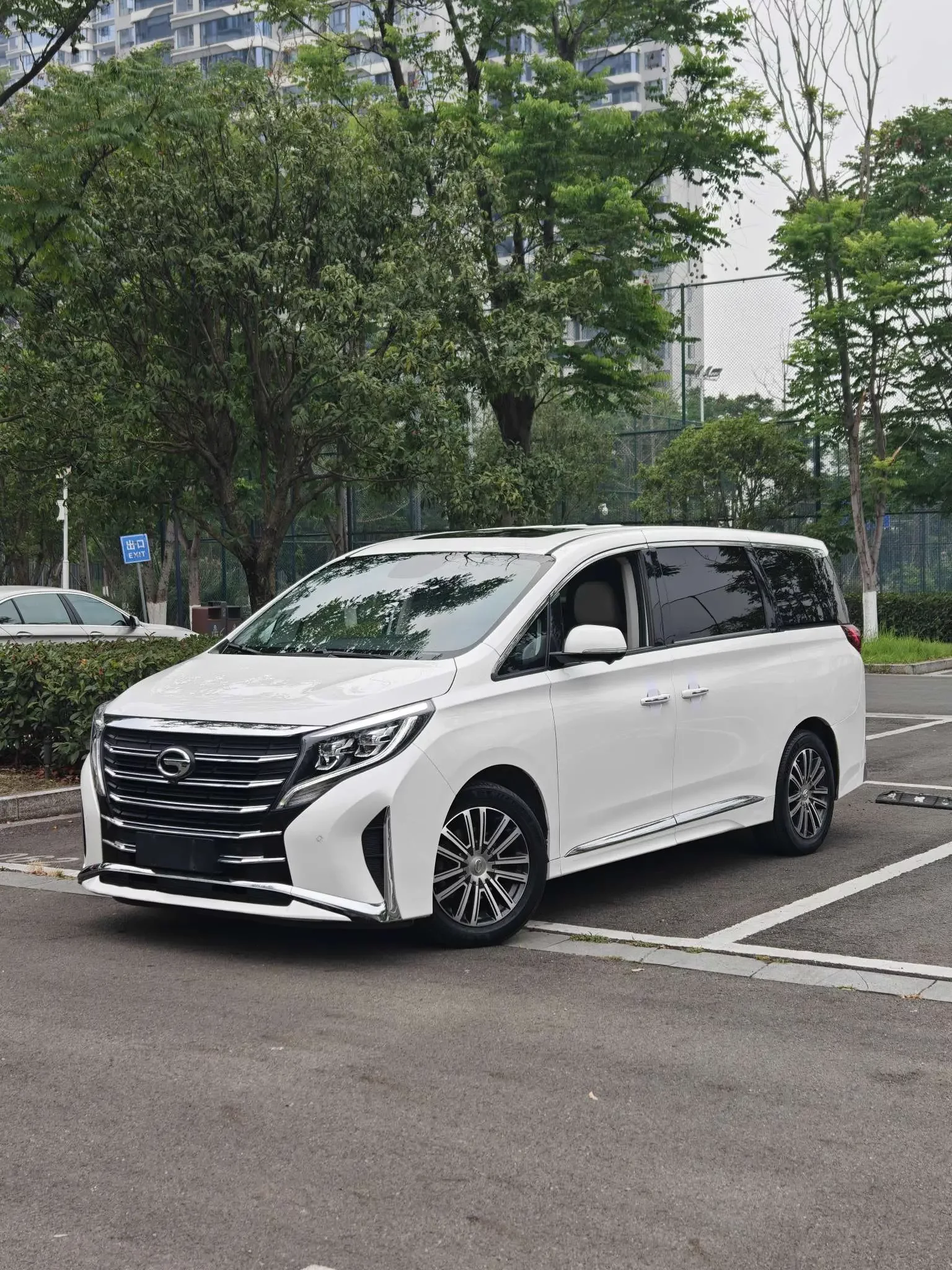 GAC Trumpchi M8  из Китая