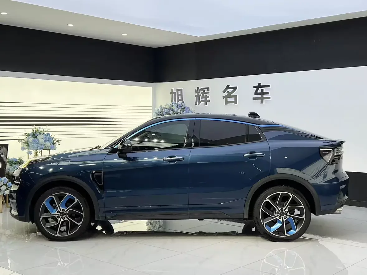 Lynk & Co 05