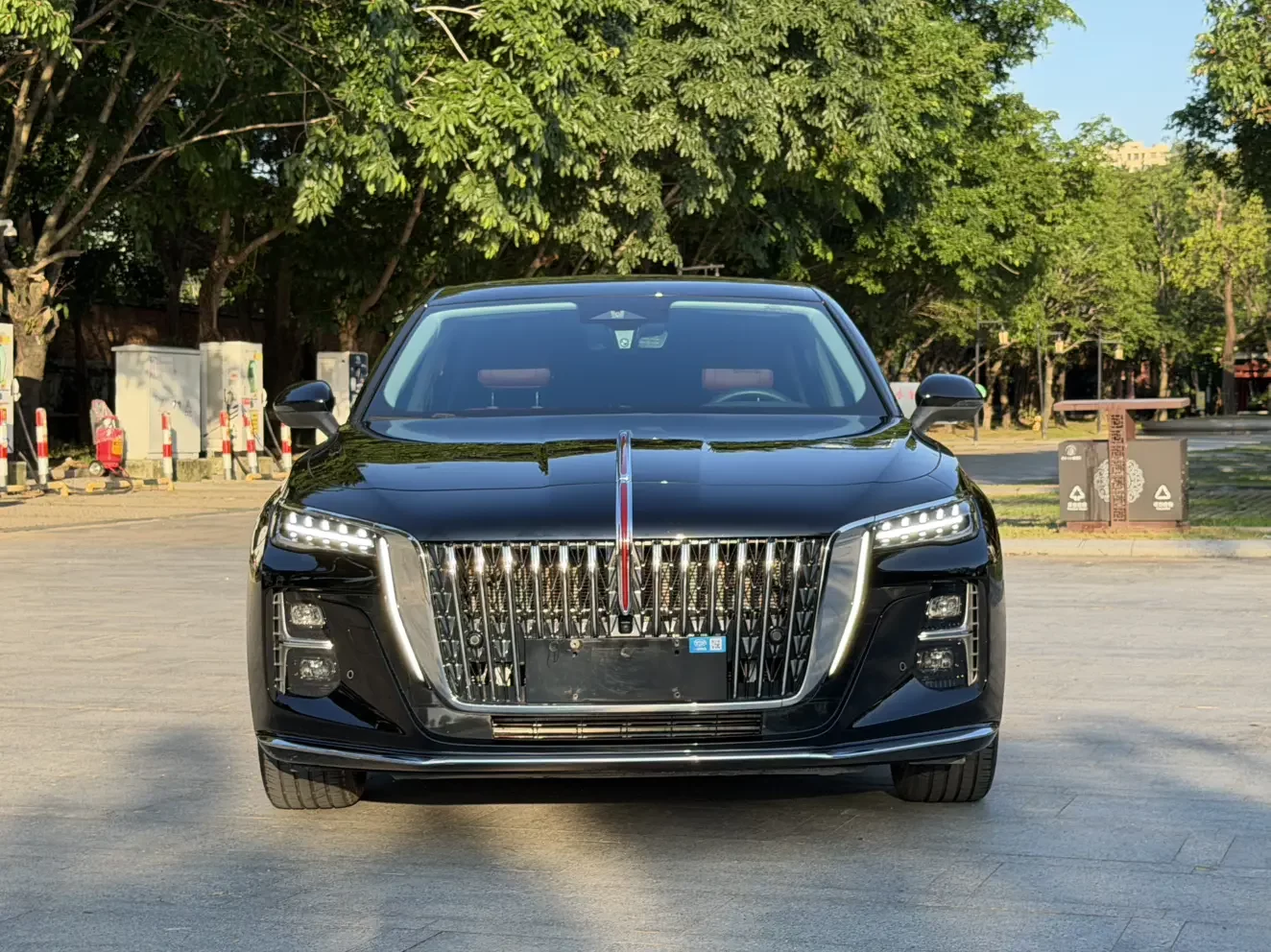 Hongqi H5  из Китая