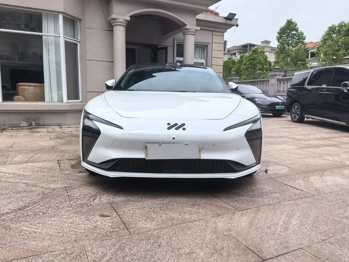 Zhiji L7  из Китая