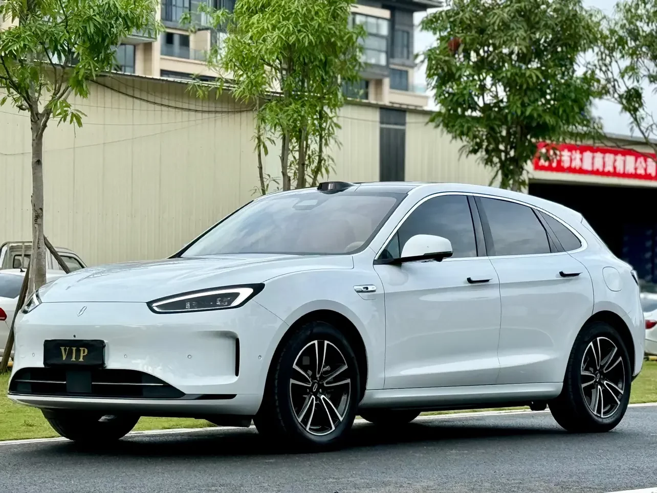 AITO M5