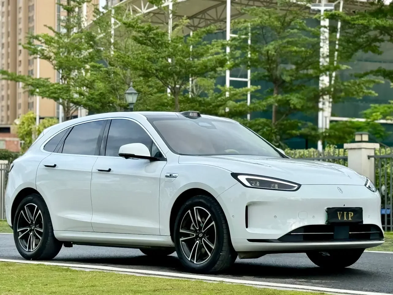 AITO M5