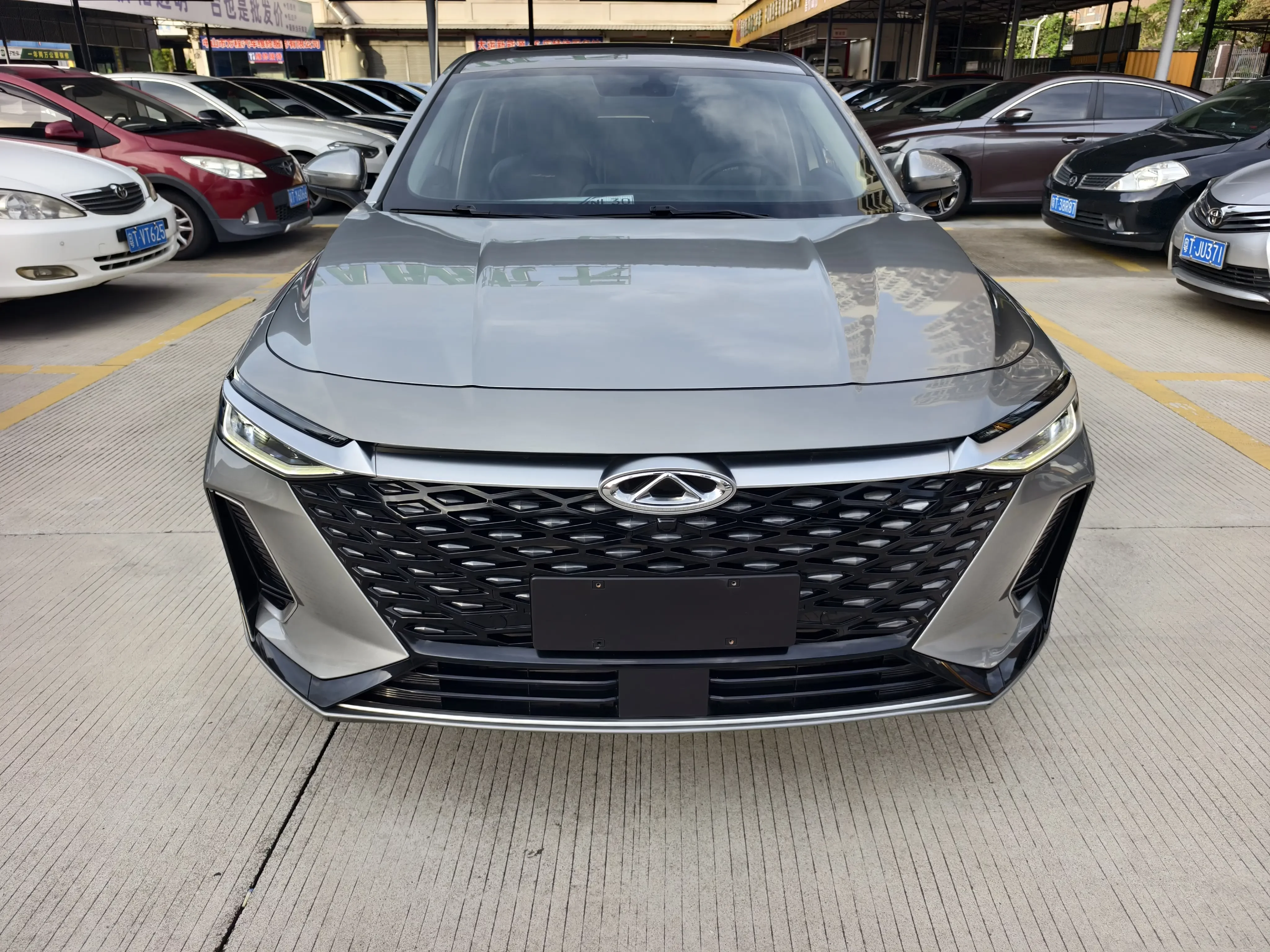 Chery Arrizo 8