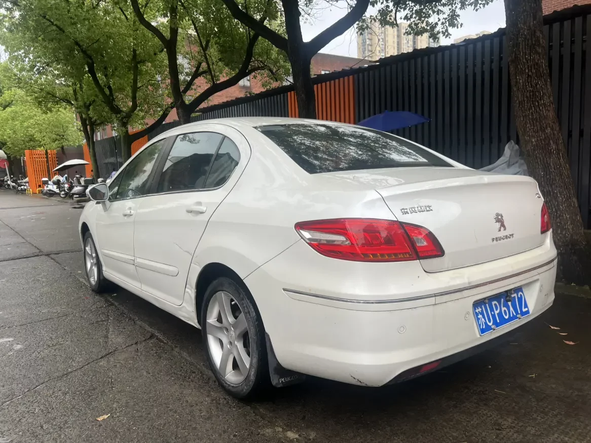 Peugeot 408