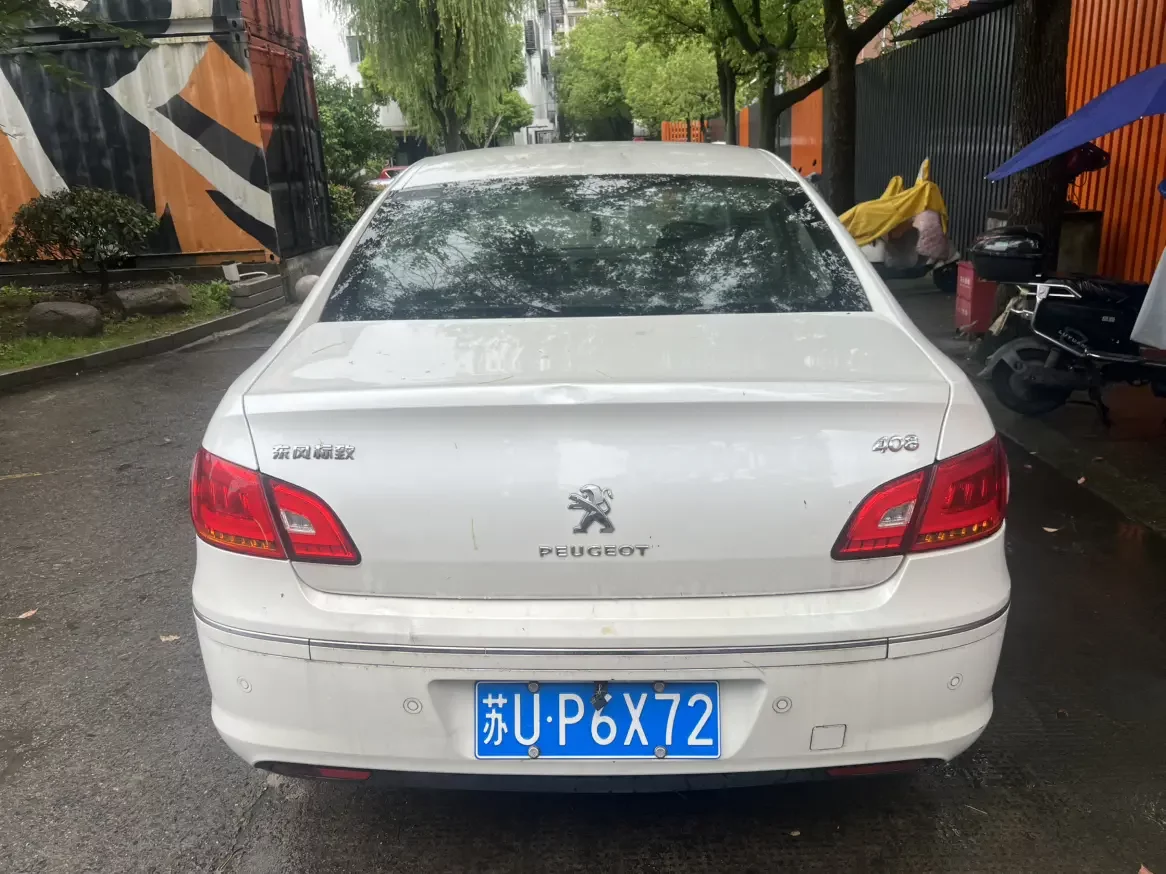 Peugeot 408