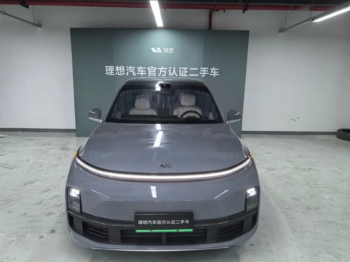 Lixiang L8