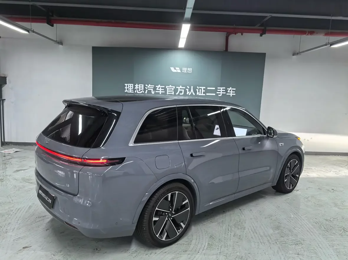 Lixiang L8