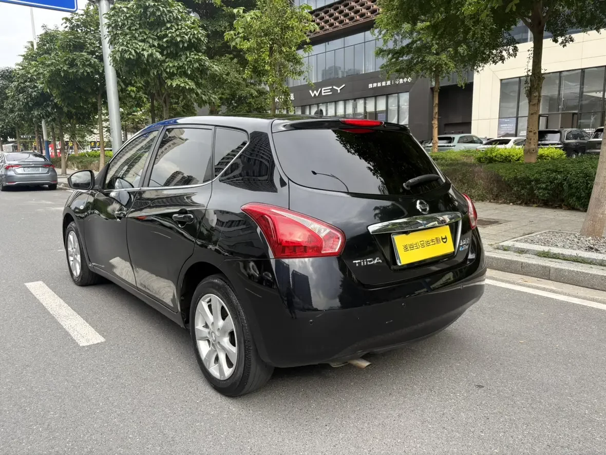 Nissan Tiida