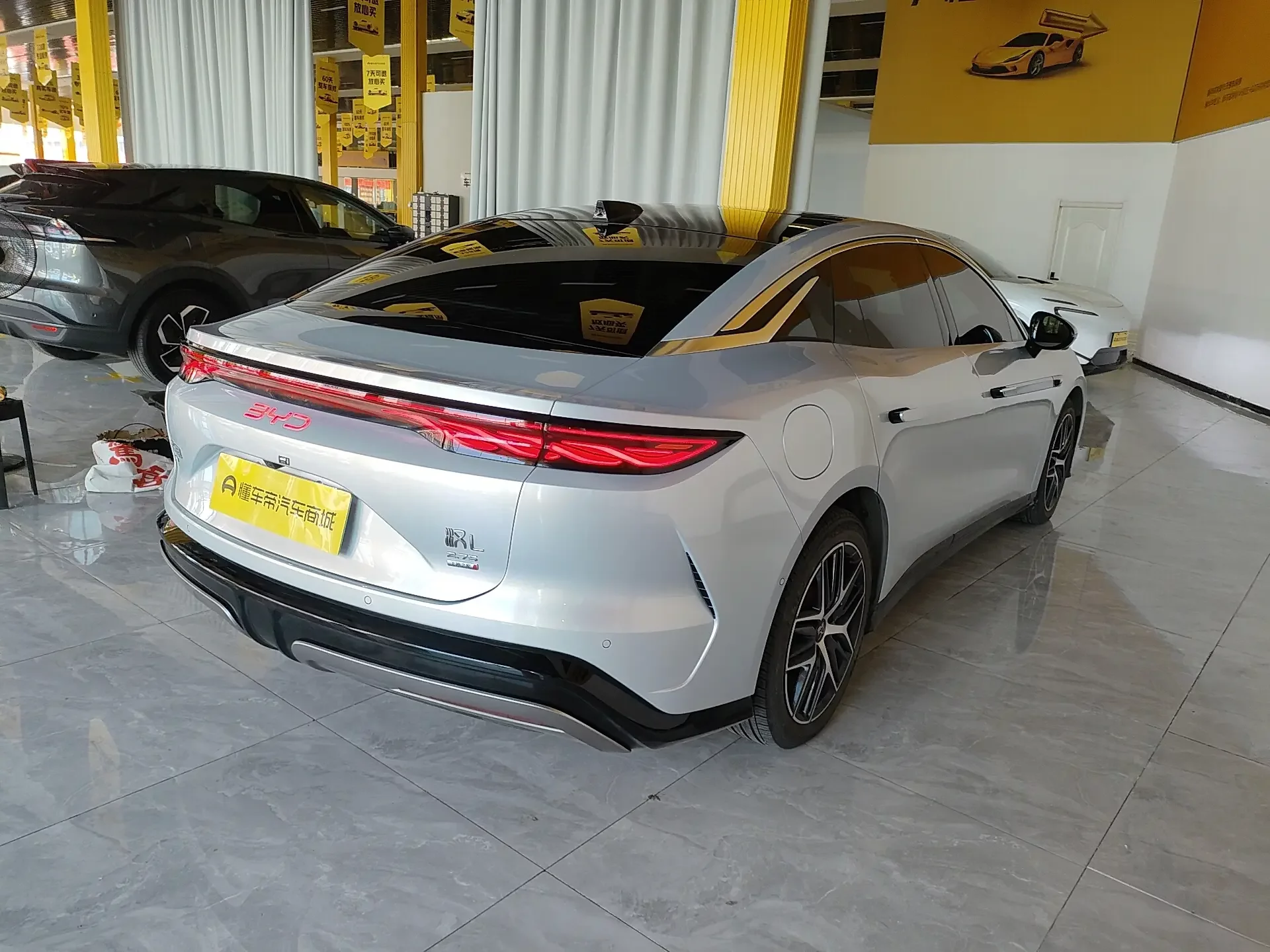 BYD Han L EV