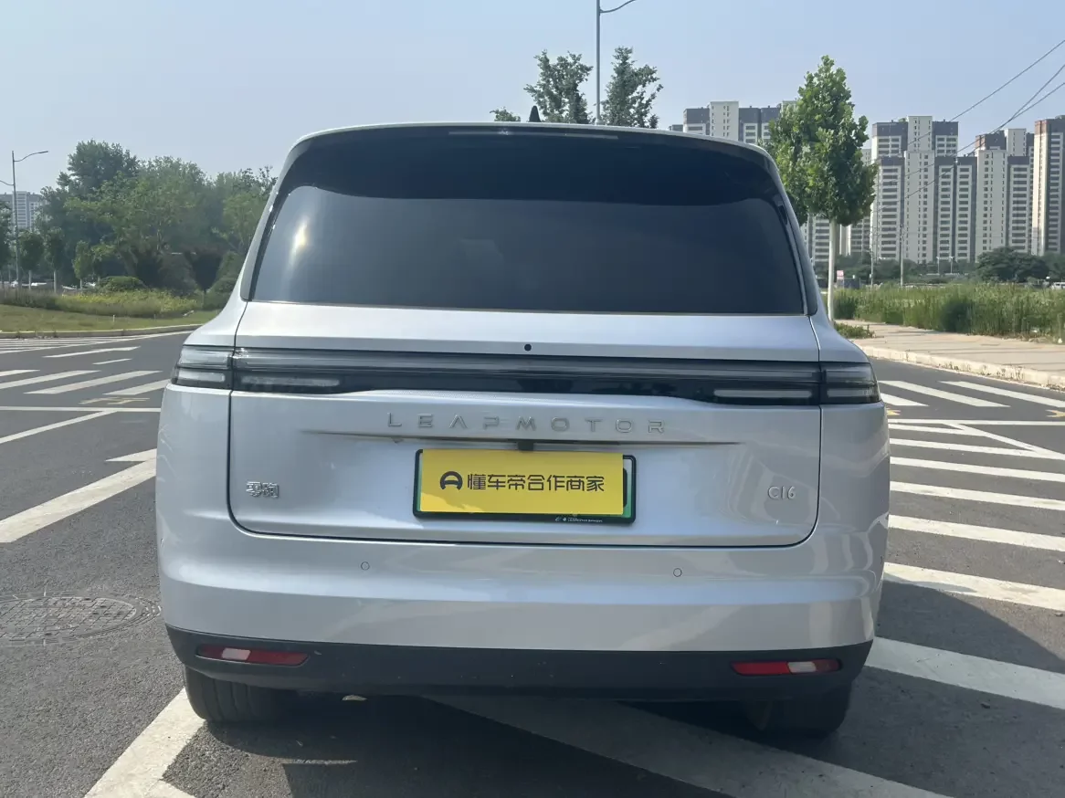 Leapmotor C16