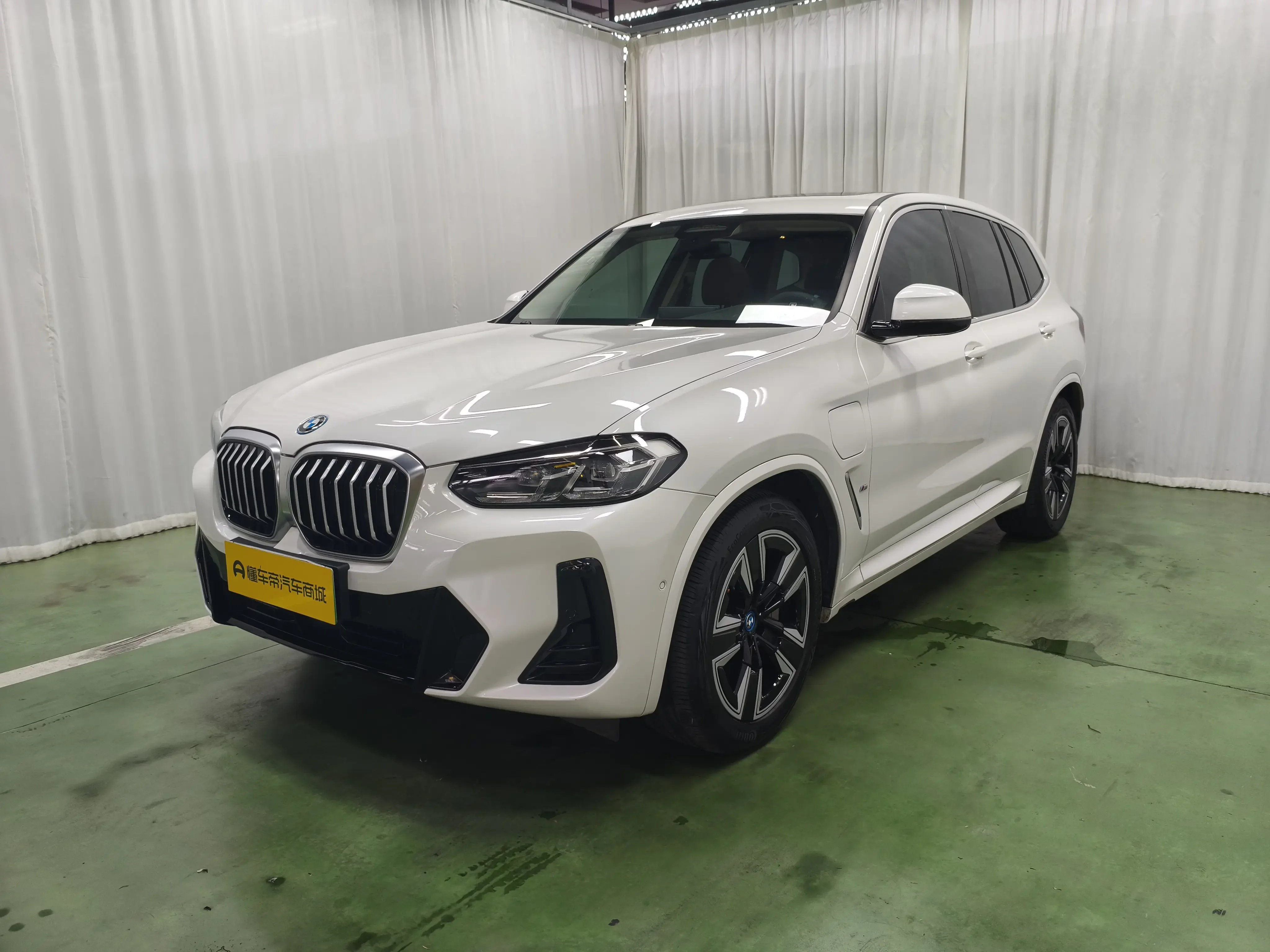 BMW iX3