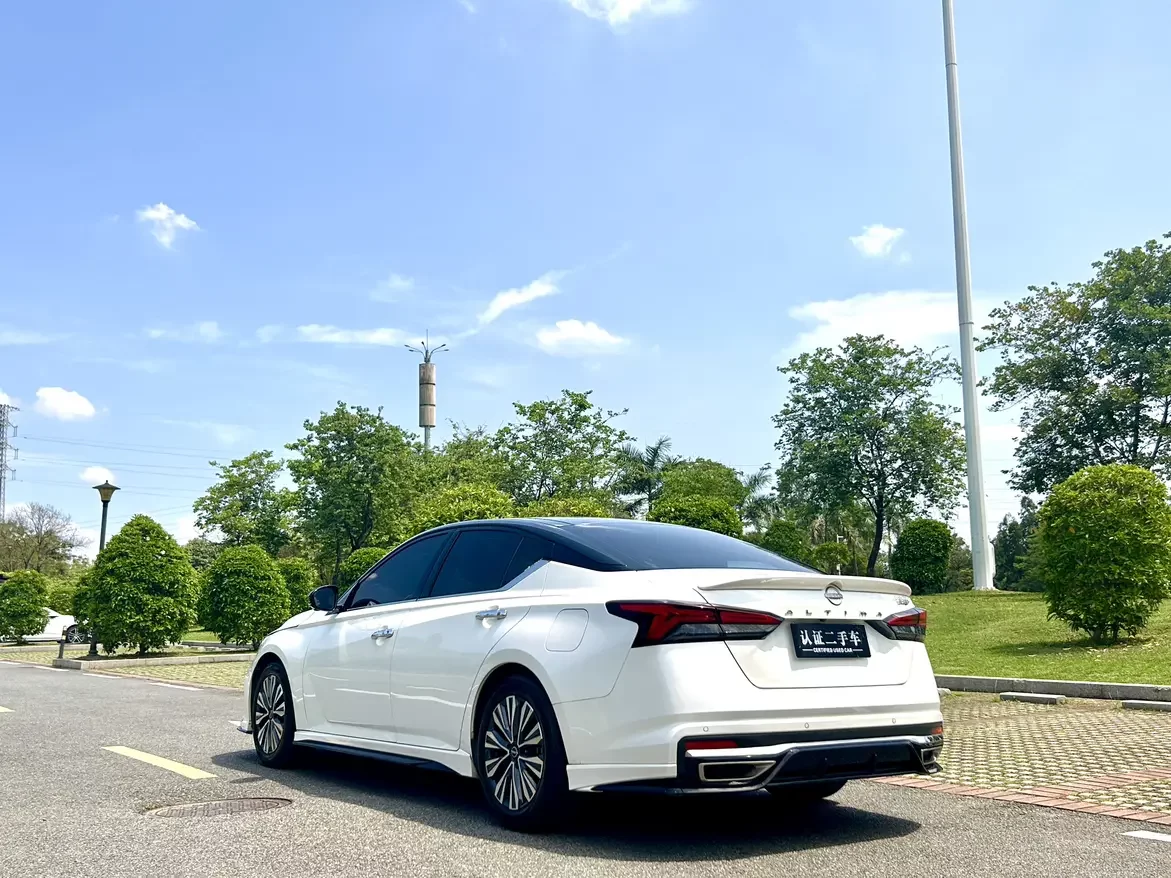 Nissan Altima