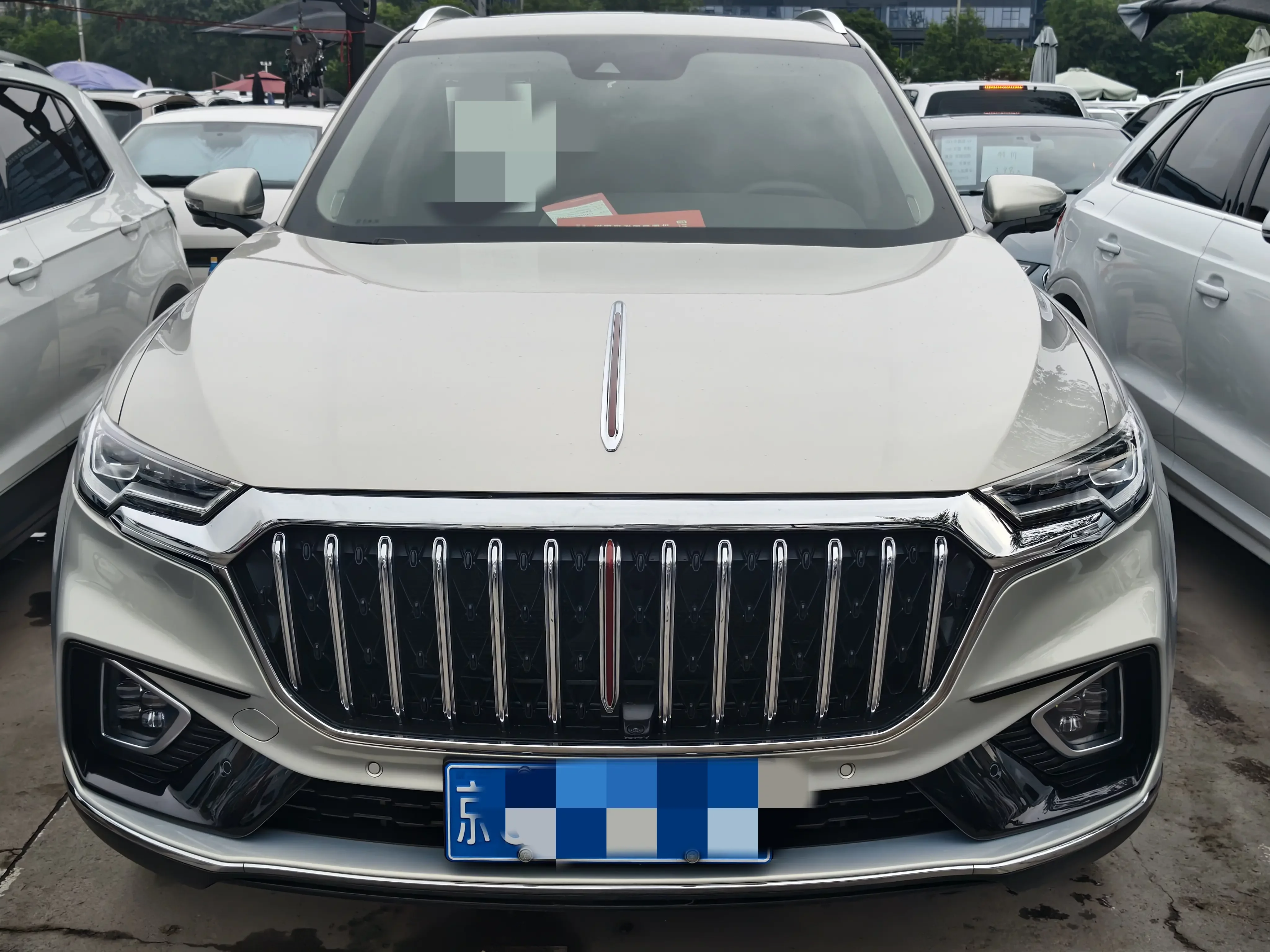 Hongqi HS5