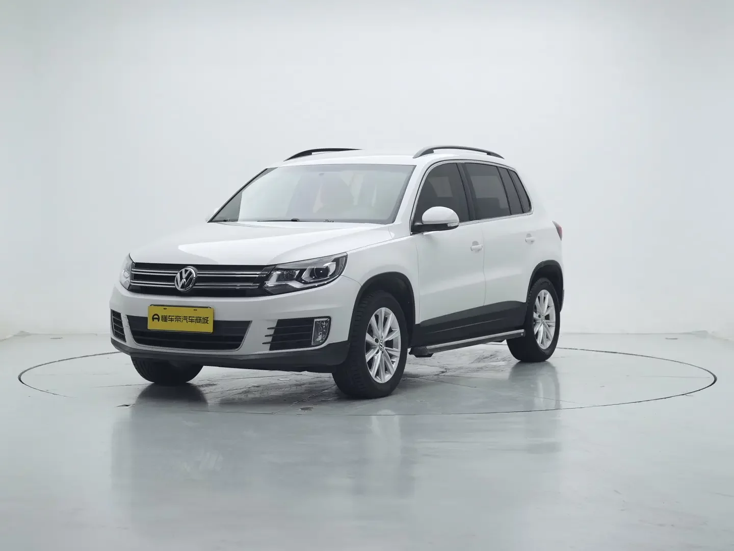 Volkswagen Tiguan (Tharu)