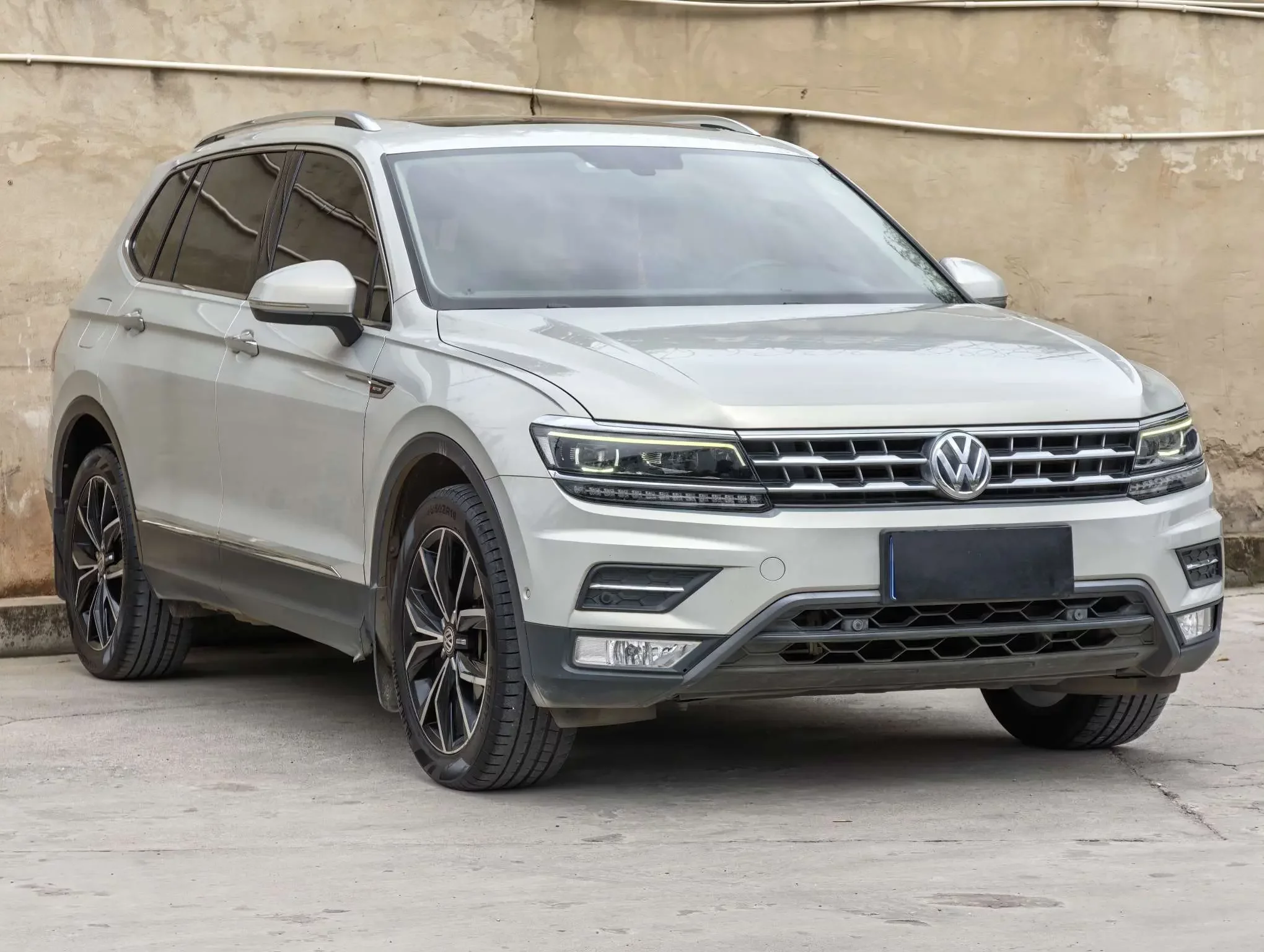 Volkswagen Tiguan L