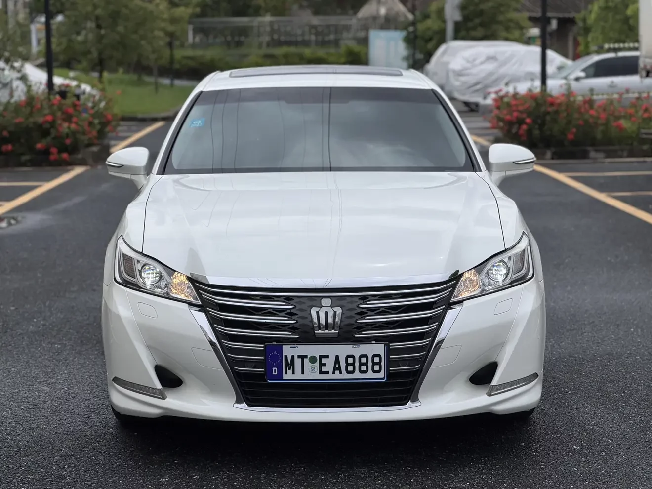 Toyota crown