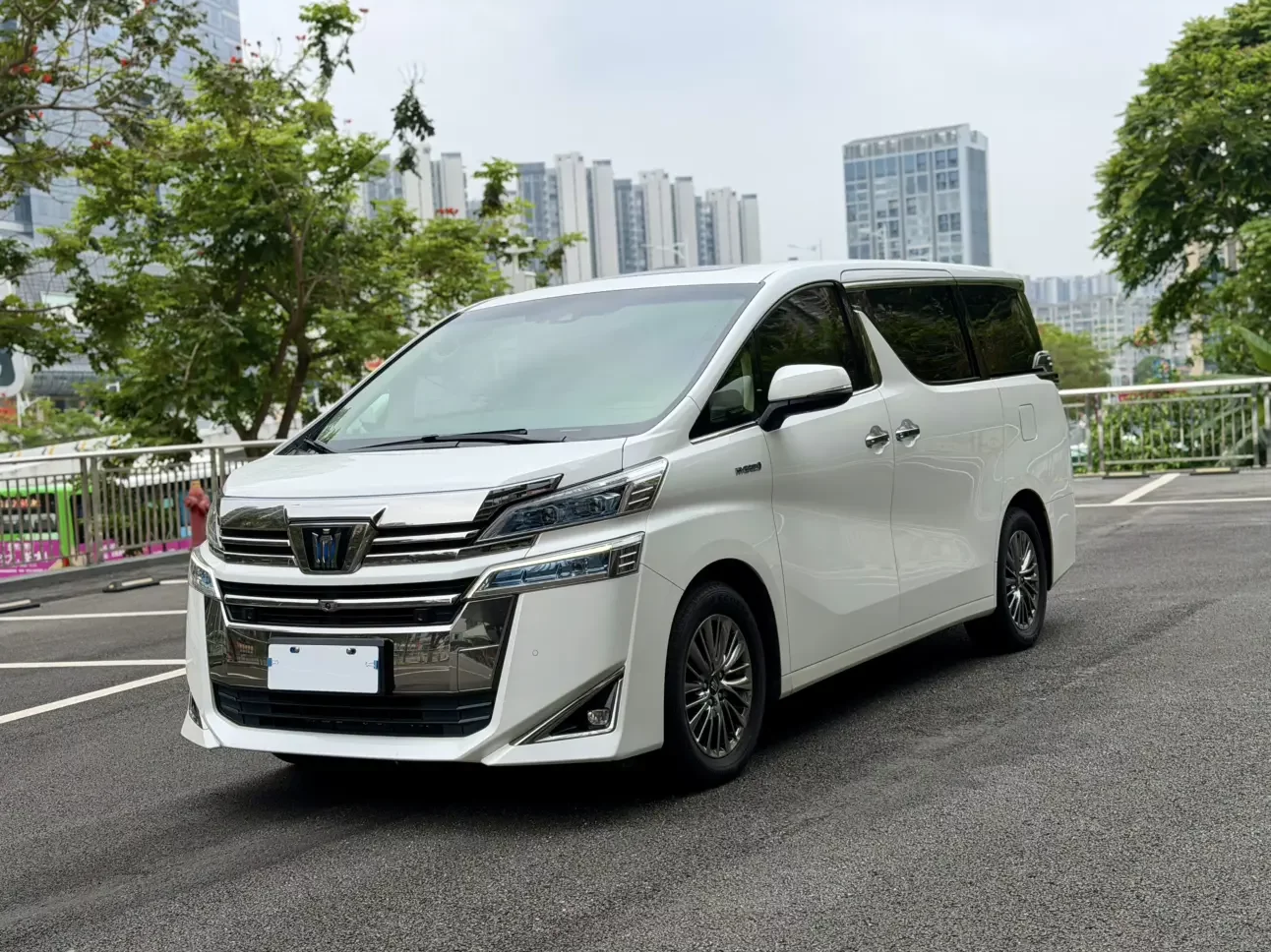 Toyota Crown Wellfire