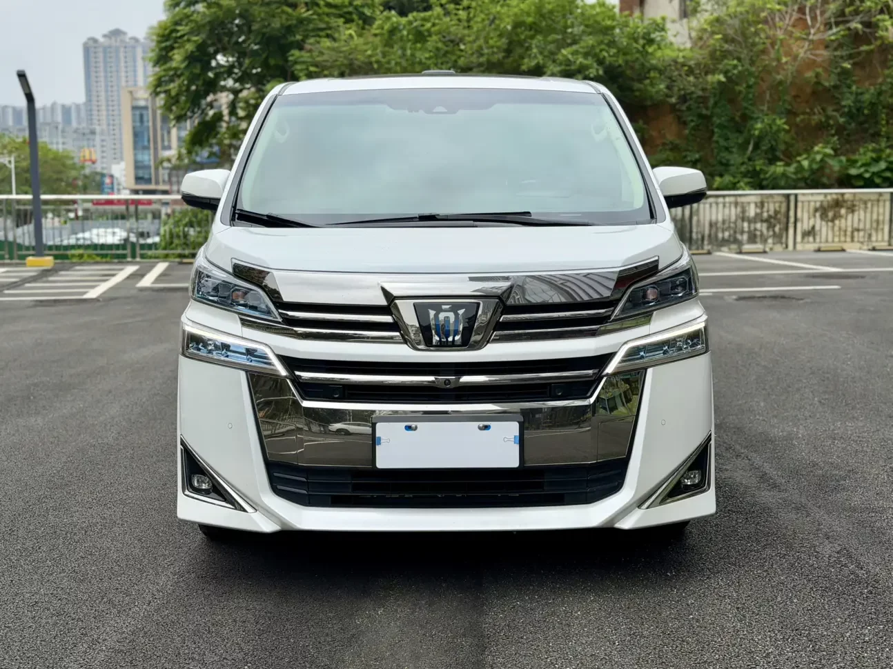 Toyota Crown Wellfire