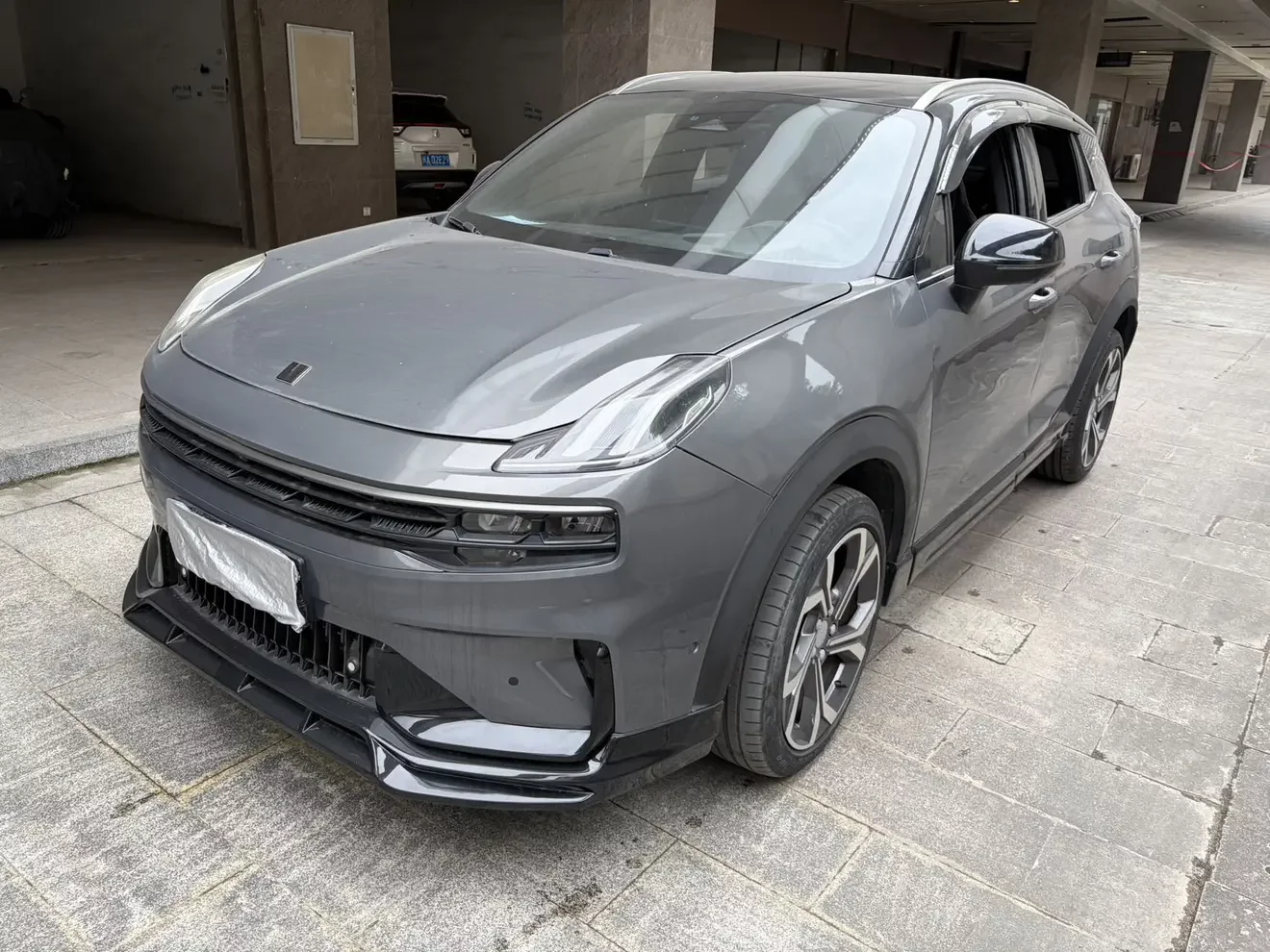 Lynk & Co 06