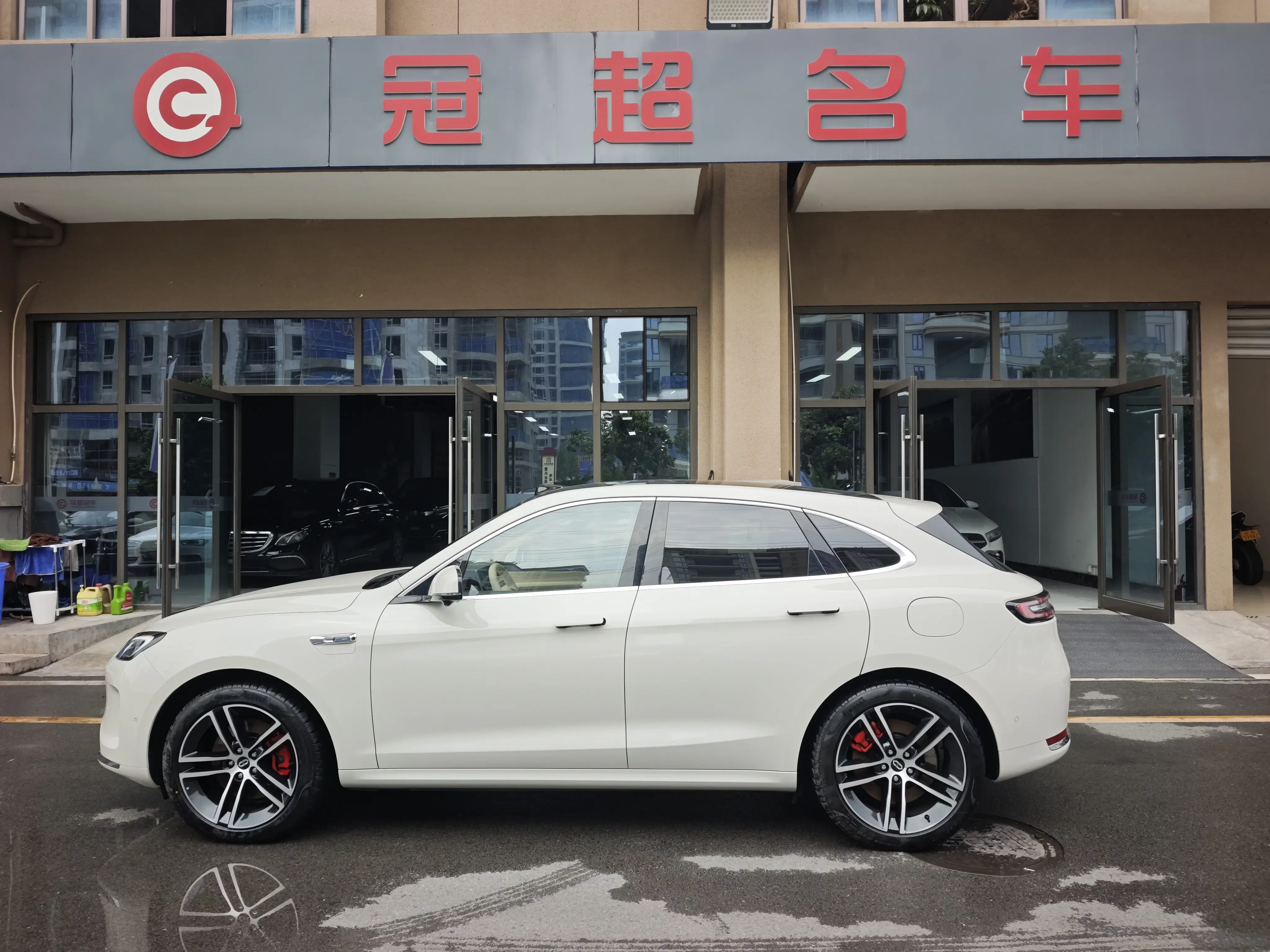 AITO M5