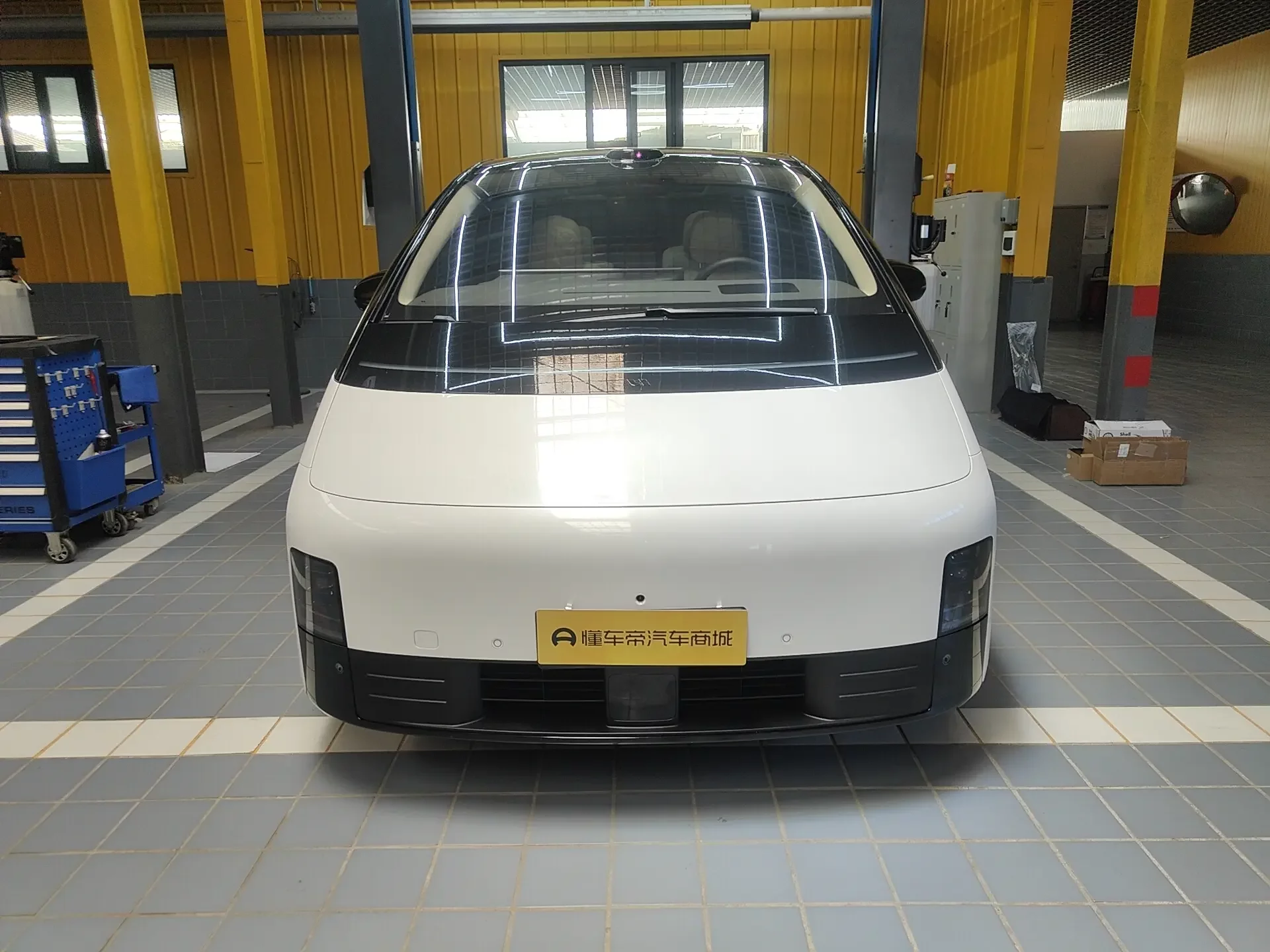 Lixiang MEGA