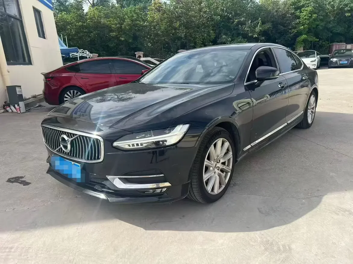 Volvo S90