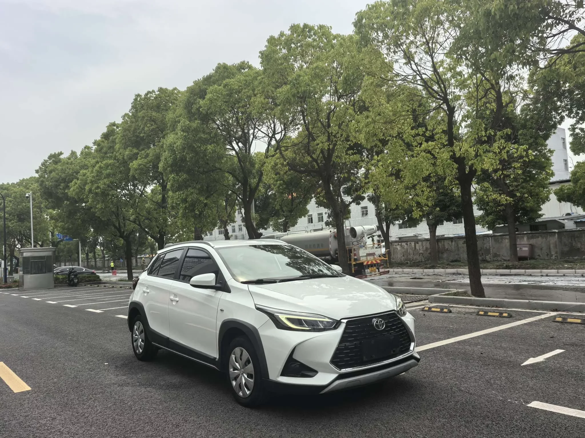 Toyota Yaris L
