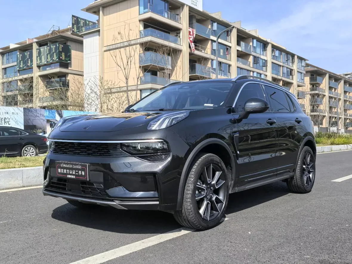 Lynk & Co 01