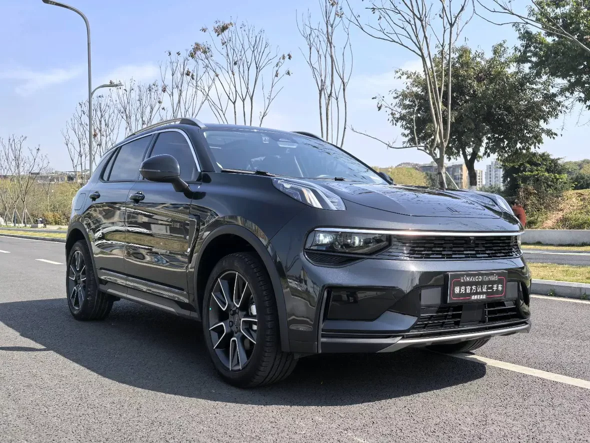 Lynk & Co 01