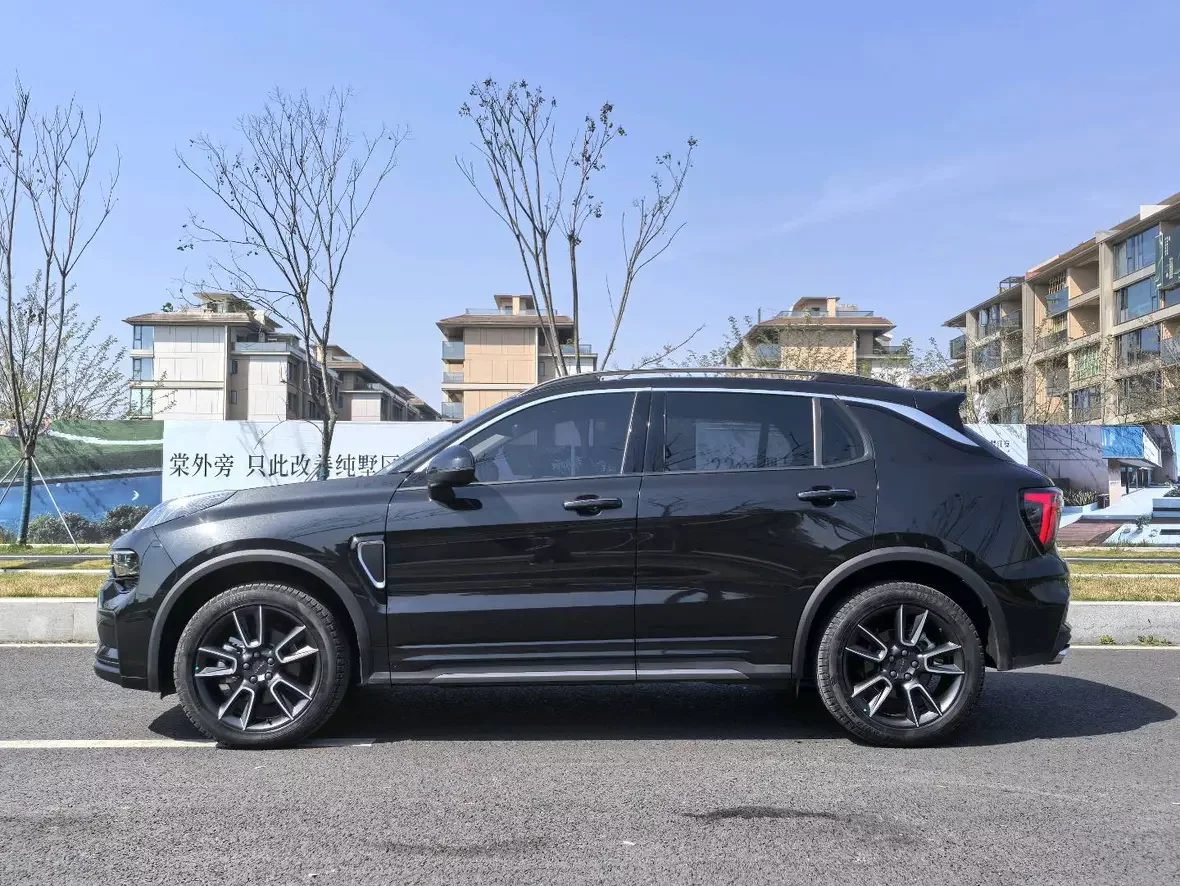 Lynk & Co 01