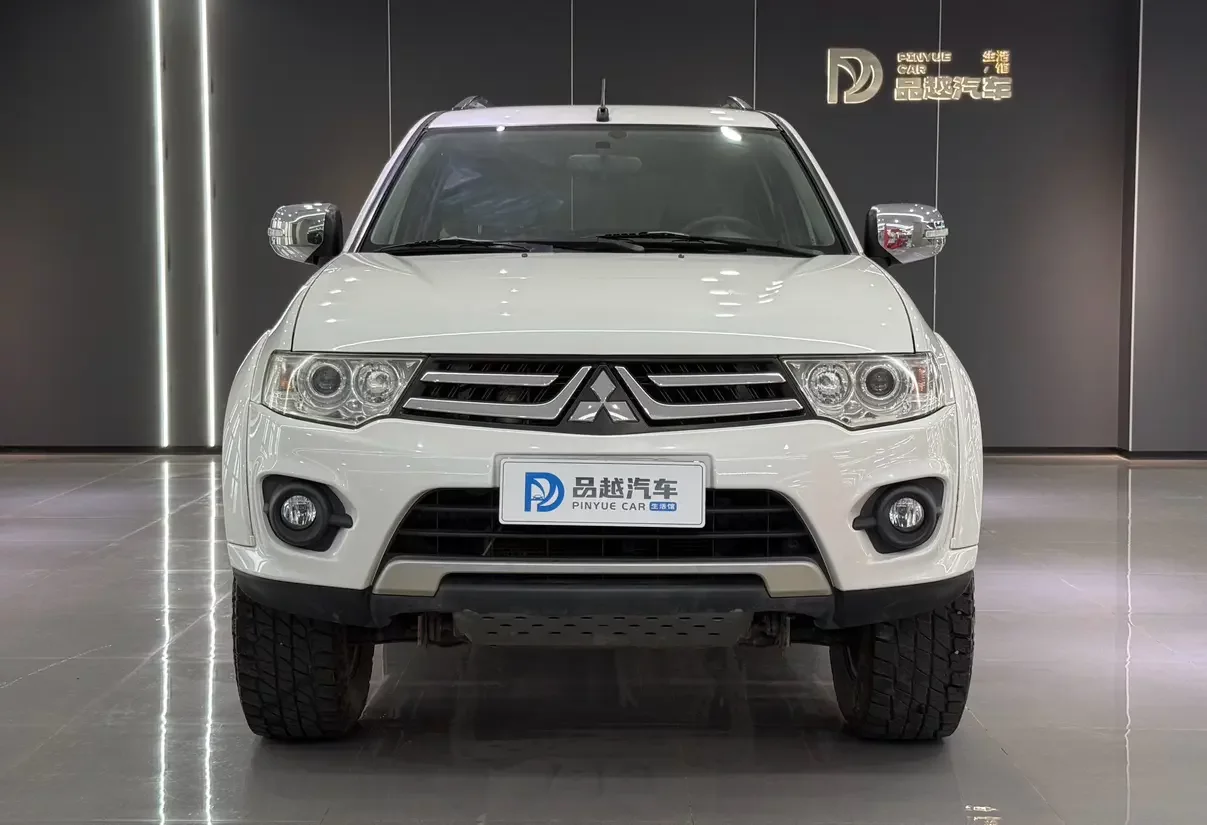 Mitsubishi Pajero Jinchang  из Китая