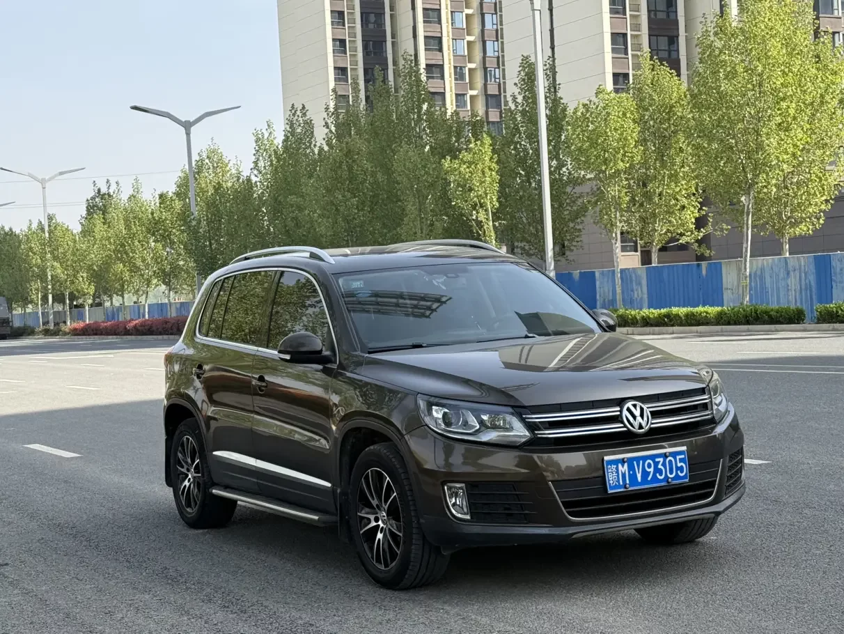 Volkswagen Tiguan (Tharu)