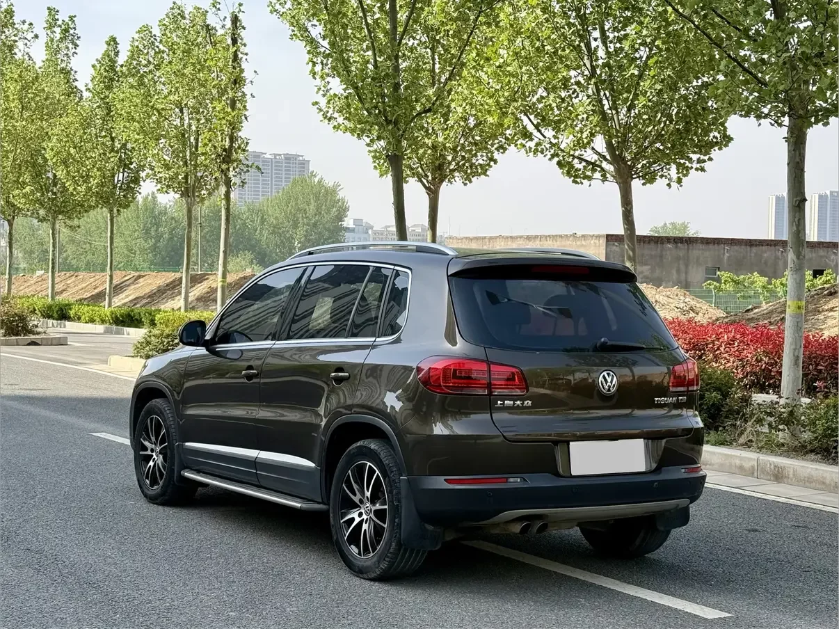 Volkswagen Tiguan (Tharu)