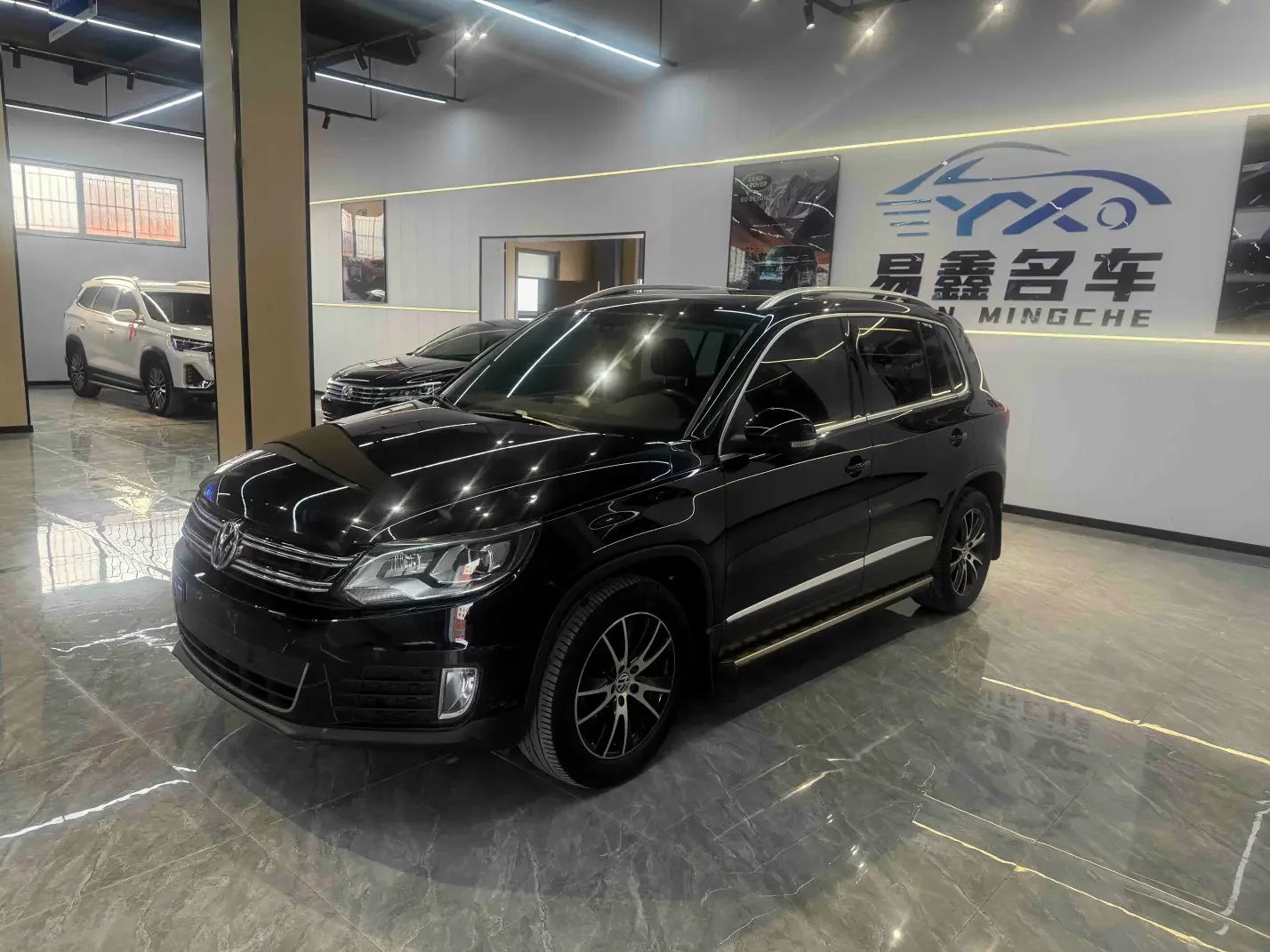 Volkswagen Tiguan (Tharu)