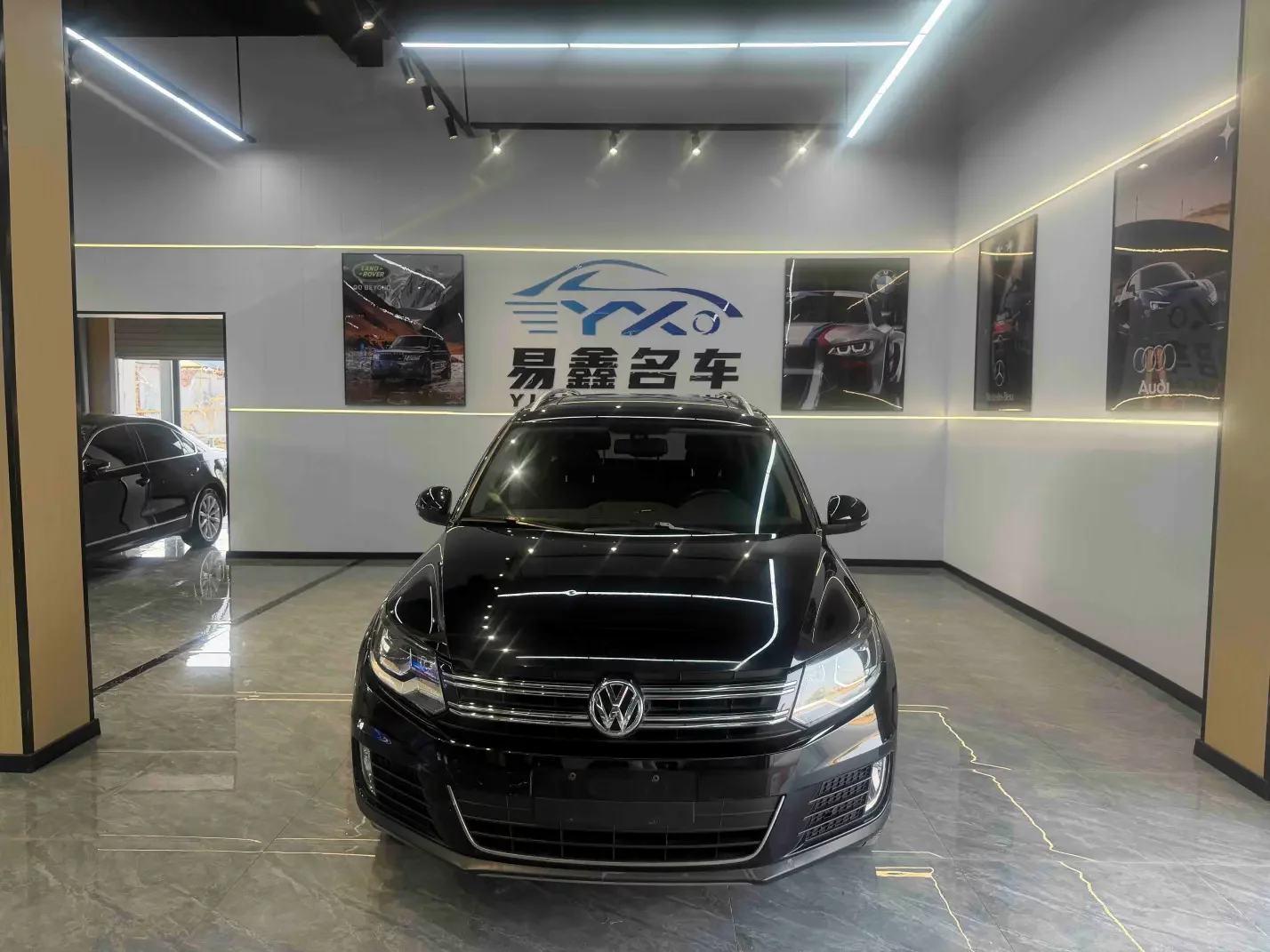Volkswagen Tiguan (Tharu)
