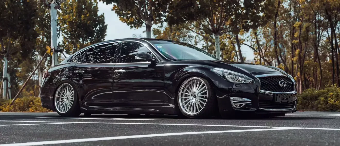 Infiniti Q70